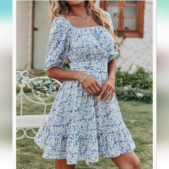 NWT! Floral tie back dress - Picture 2 of 16